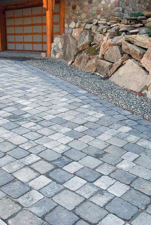 Curved paver driveway detail
